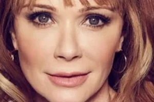 Lauren Holly